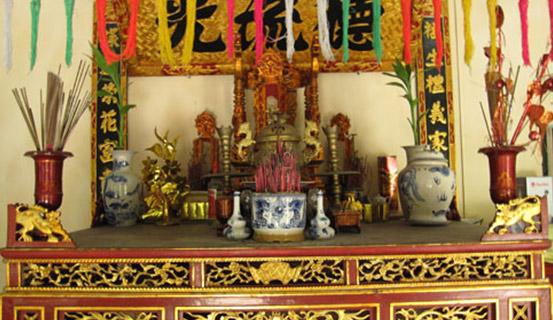 Xem cách bài trí bàn thờ gia tiên (phần 1) | Bói Tử Vi