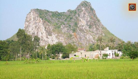 Kỳ bí ngọn núi thiêng xứ Nghệ | Bói Tử Vi