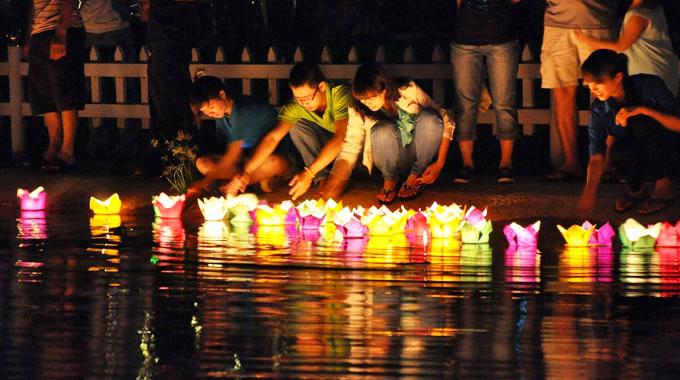 Lễ Vu Lan 2017: Ngày chính lễ Vu Lan là ngày nào? | Bói Tử Vi