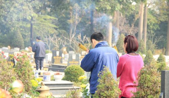 Tết Thanh minh và tục tảo mộ | Bói Tử Vi