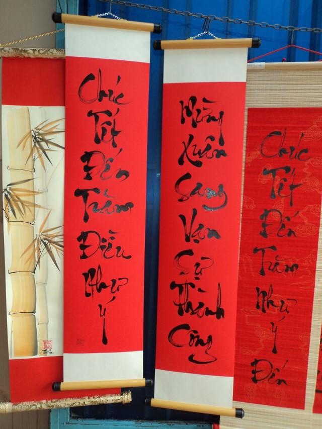 Phong tục Treo câu đối đỏ | Bói Tử Vi
