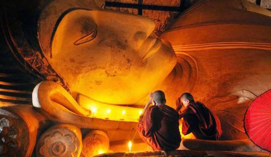 Tụng Kinh Vu Lan, đền ơn đáp nghĩa đấng sinh thành | Bói Tử Vi