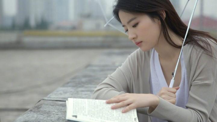 Gửi đàn bà ly hôn: Cứ sống thật hạnh phúc, sao phải sợ miệng lưỡi người đời | Bói Tử Vi