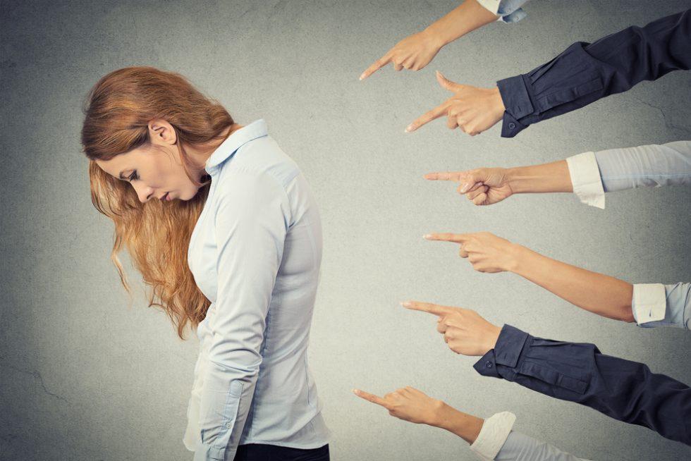 Đừng bao giờ phán xét người khác, tất cả hãy nhìn lại chính mình | Bói Tử Vi
